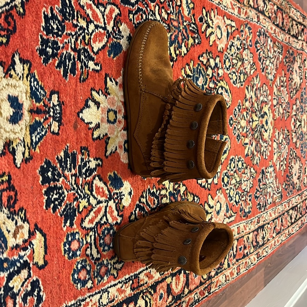 Minnetonka Double Fringe Side Zip Boot Size 7 - image 2